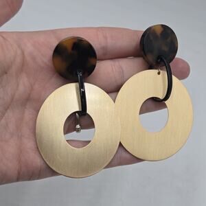 Chicos Resin Tortoise Huge Matte Gold Chic Round Drop Clip on Earrings Runway